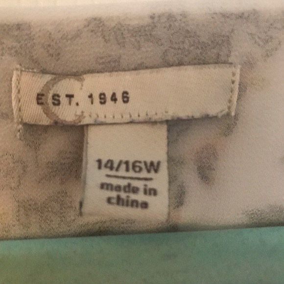 EST.1946   Ruffled beautiful blouse .  Size 14/16 W - Picture 5 of 5